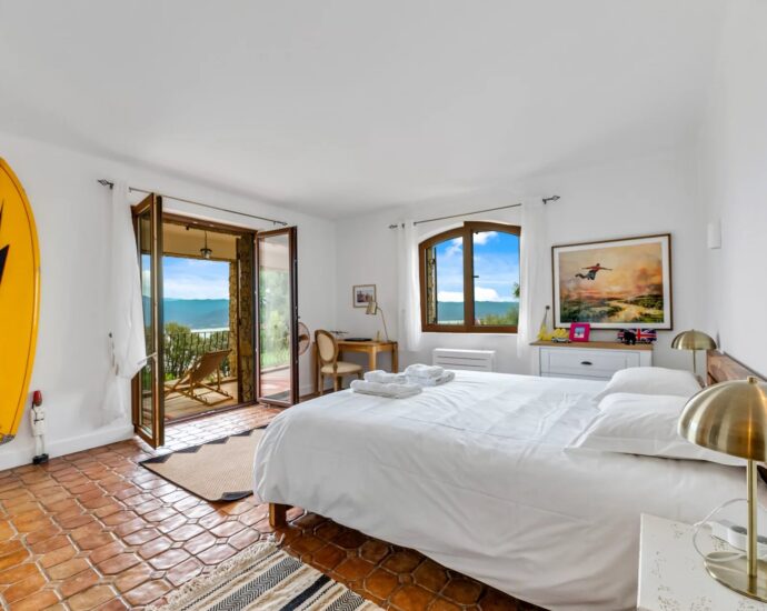 Ajaccio, villa 7 chambres, vue mer, A GIRAFFA RL335