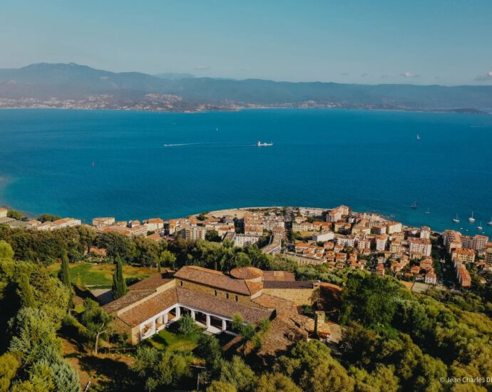 Ajaccio, villa 7 chambres, vue mer, A GIRAFFA RL335