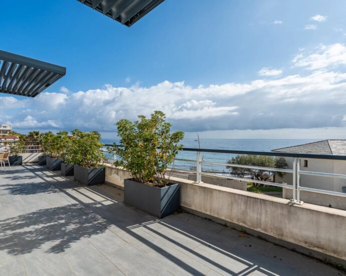 Bastia, penthouse, vue mer, 4 chambres, proche plage