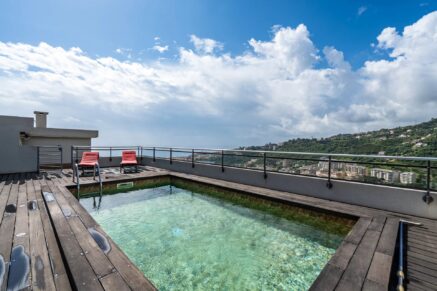 Ville di Pietrabugno – Penthouse with Sea View, 4 Bedrooms, Pool, Near Beaches
