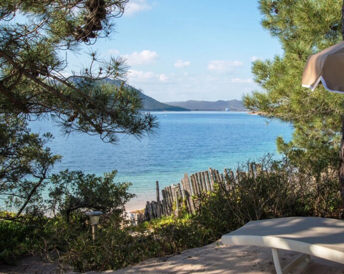 Porto-Vecchio, Cala Rossa, Domaine privé, pied dans l’eau, 2 chambres, vue mer