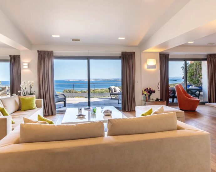 Bonifacio, Cala Longa , Villa 6 chambres, piscine, vue mer,  RL357 Marina Di Cavu