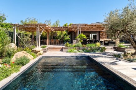 Cala Rossa Beachfront Villa – 7 Bedrooms, Direct Beach Access , Pool