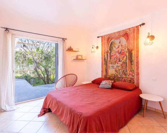 Exclusivité, Porto-Vecchio, propriété 7 chambres, piscine