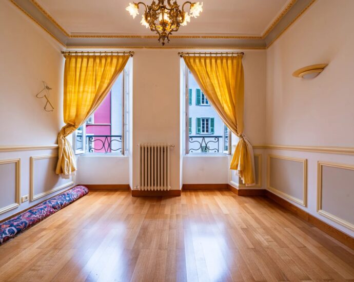Bastia, City Center, Bourgeois Apartment, 3 Bedrooms
