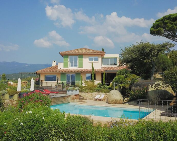Porto Vecchio – Domaine de Marina di Fiori – Propriété vue mer – 7 chambres