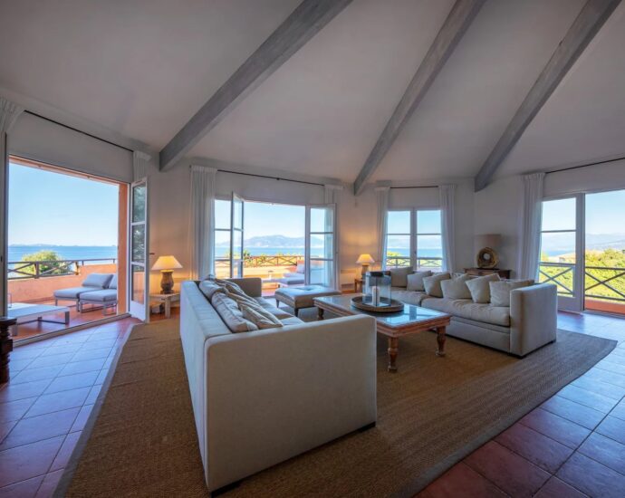 Coti-Chiavari, Villa 6 chambres, piscine, vue mer, plage à pied