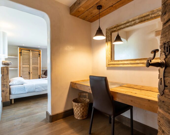 Exclusivité, Bonifacio, villa d’architecte, type bergerie, 4 chambres, piscine, vue mer et montagnes, proche plage