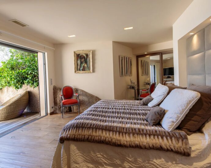 Bonifacio, Cala Longa , Villa 6 chambres, piscine, vue mer,  RL357 Marina Di Cavu