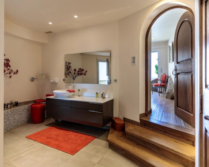 BONIFACIO – CALA LONGA – PANORAMIC SEA VIEW PROPERTY