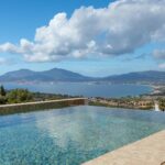 Rive Sud d’Ajaccio, villa récente, vue mer panoramique, 5 chambres, piscine, proches plages.
