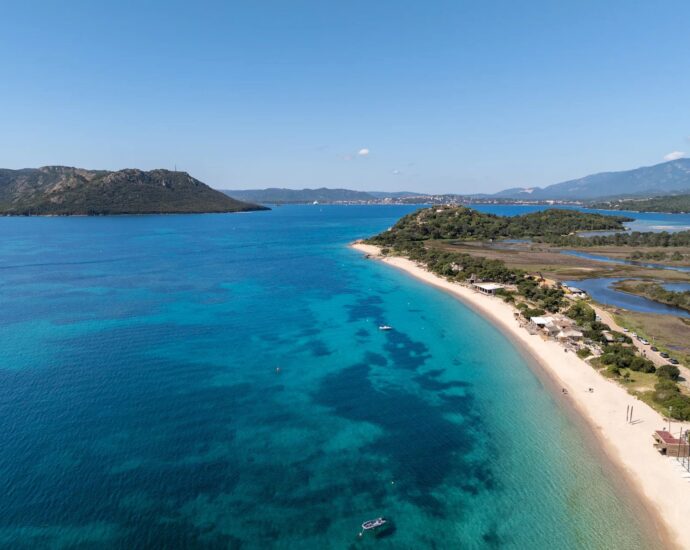 Porto Vecchio, Cala Rossa, Villa A Maredda, 5 bedrooms, swimming pool and nearby the beach, RL177