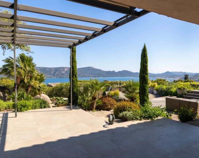 Porto Vecchio – Domaine de Marina di Fiori – Propriété vue mer – 7 chambres