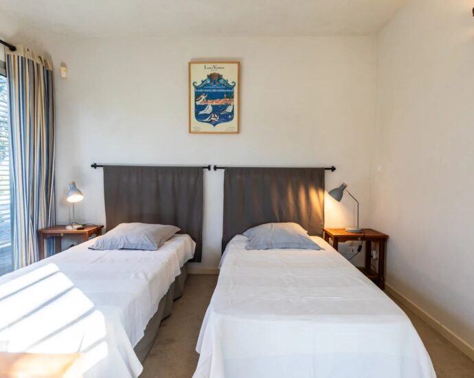 Pinarello, 5 bedrooms, swimming pool, sea and mountain views