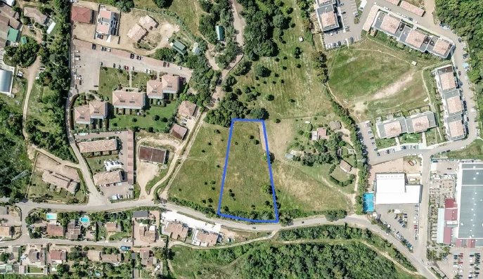 Porto-Vecchio – Terrain constructible – 4 000 m² de constructibilité
