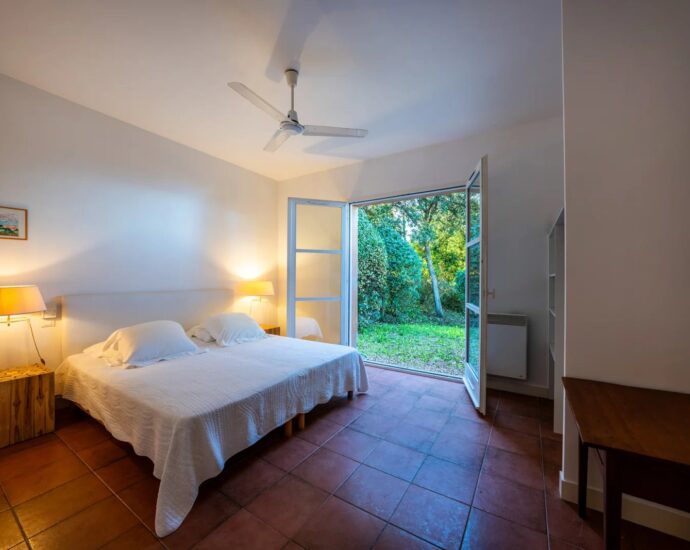 Coti-Chiavari, Villa 6 chambres, piscine, vue mer, plage à pied