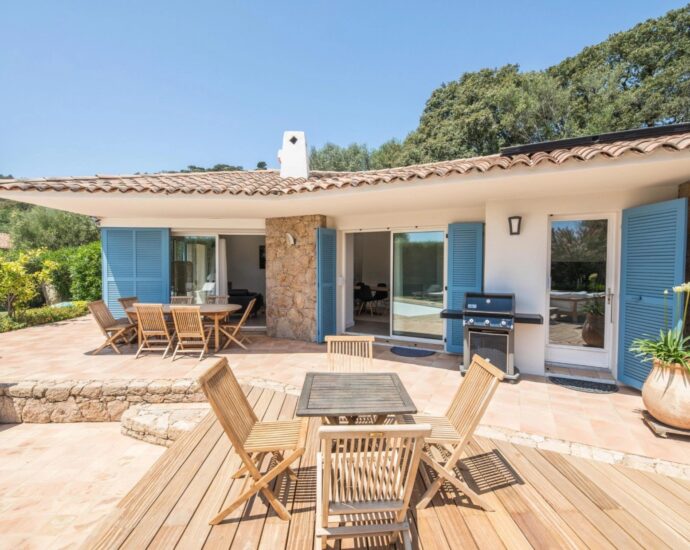 Porto Vecchio, villa 4 chambres, piscine, proche plage