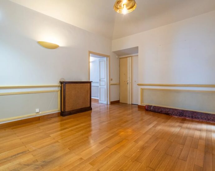Bastia, City Center, Bourgeois Apartment, 3 Bedrooms