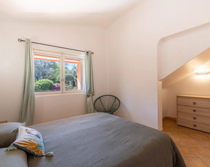 Exclusivité, Porto-Vecchio, propriété 7 chambres, piscine