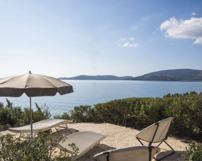 Porto-Vecchio, Cala Rossa, Domaine privé, pied dans l’eau, 2 chambres, vue mer