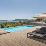 Southern Corsica – 300 meters from the beach, this villa offers a panoramic sea view