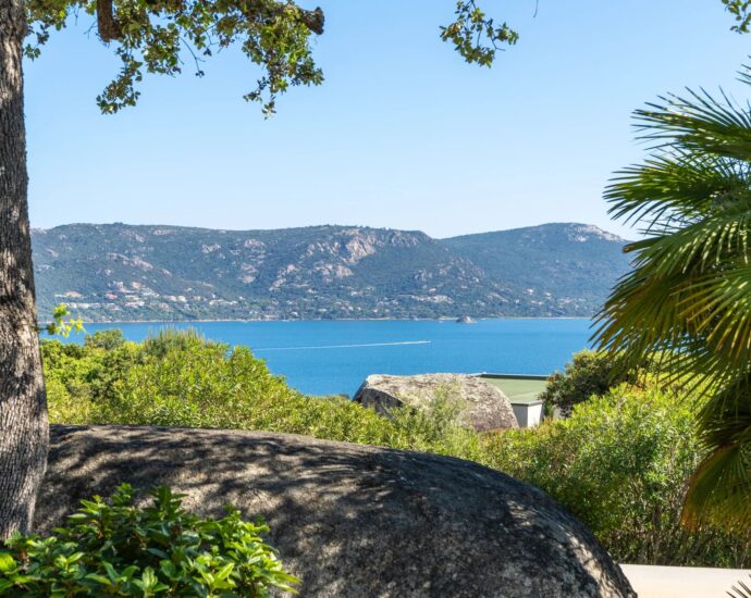 Porto Vecchio – Domaine de Marina di Fiori – Propriété vue mer – 7 chambres