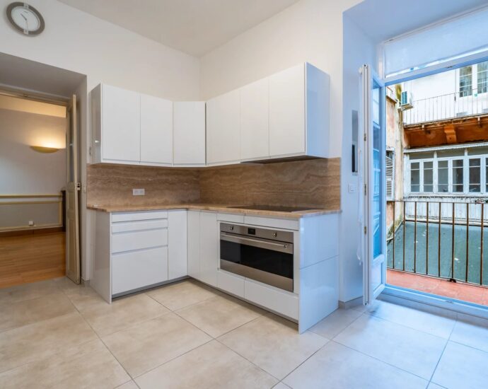 Bastia, City Center, Bourgeois Apartment, 3 Bedrooms