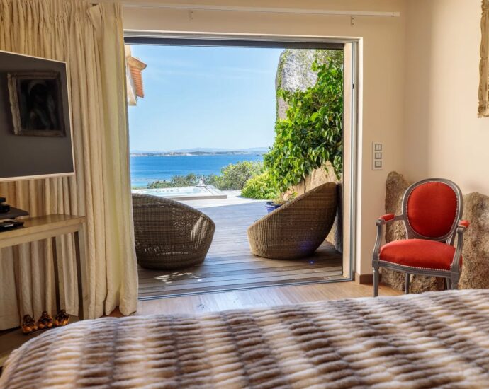 Bonifacio, Cala Longa , Villa 6 chambres, piscine, vue mer,  RL357 Marina Di Cavu