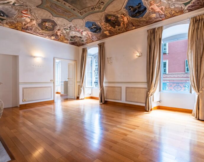Bastia, Centre ville, Appartement bourgeois, 3 chambres