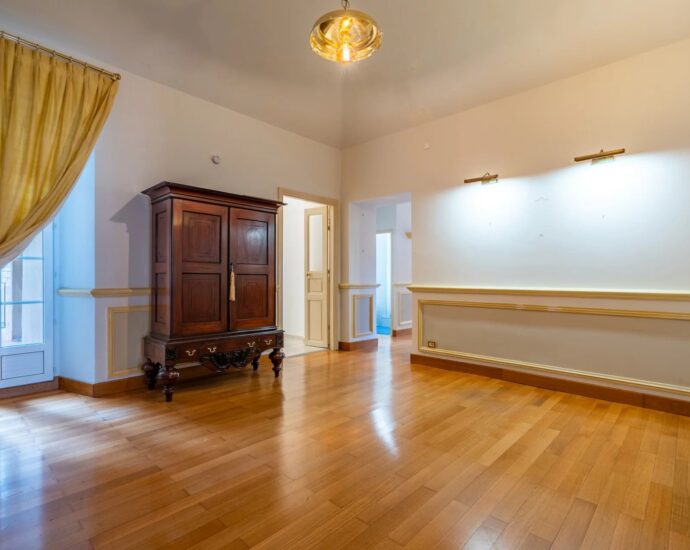 Bastia, City Center, Bourgeois Apartment, 3 Bedrooms
