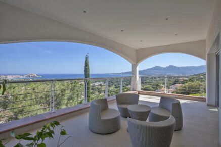 Calvi, villa 7 chambres, piscine, vue panoramique mer et Citadelle