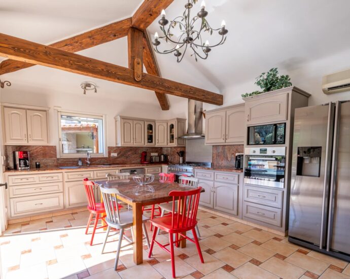 Exclusivité, Porto-Vecchio, propriété 7 chambres, piscine