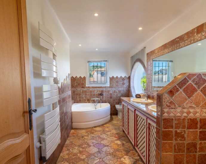 Exclusivité, Porto-Vecchio, propriété 7 chambres, piscine
