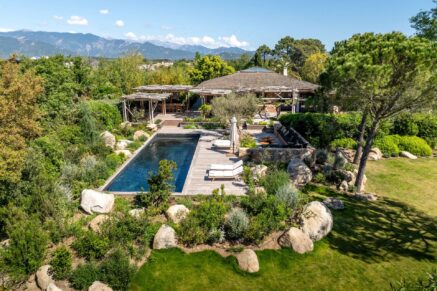 Cala Rossa Beachfront Villa – 7 Bedrooms, Direct Beach Access , Pool