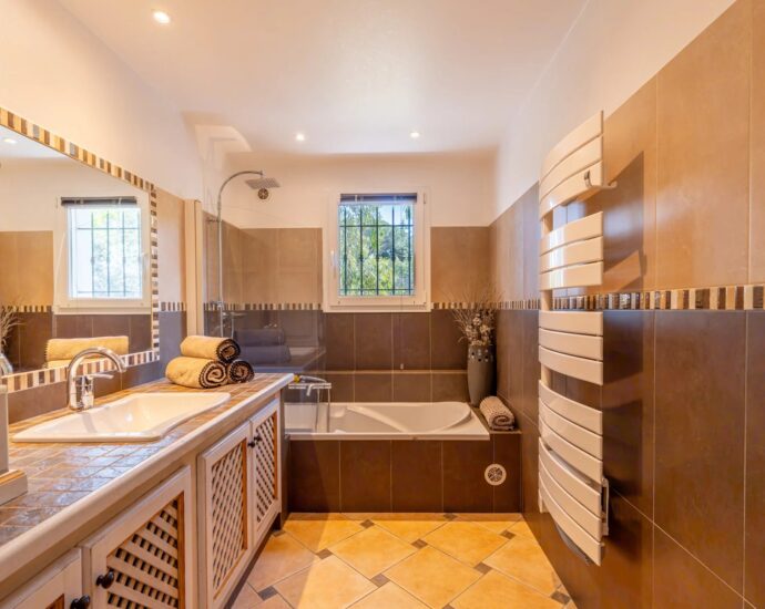 Exclusivité, Porto-Vecchio, propriété 7 chambres, piscine