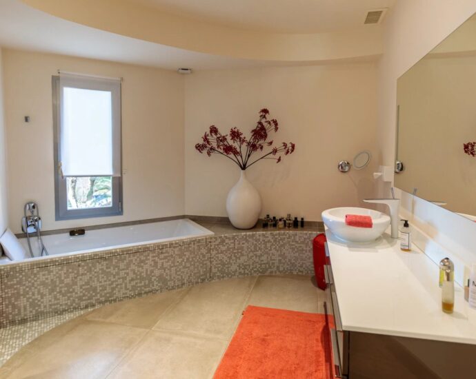 BONIFACIO – CALA LONGA – PANORAMIC SEA VIEW PROPERTY