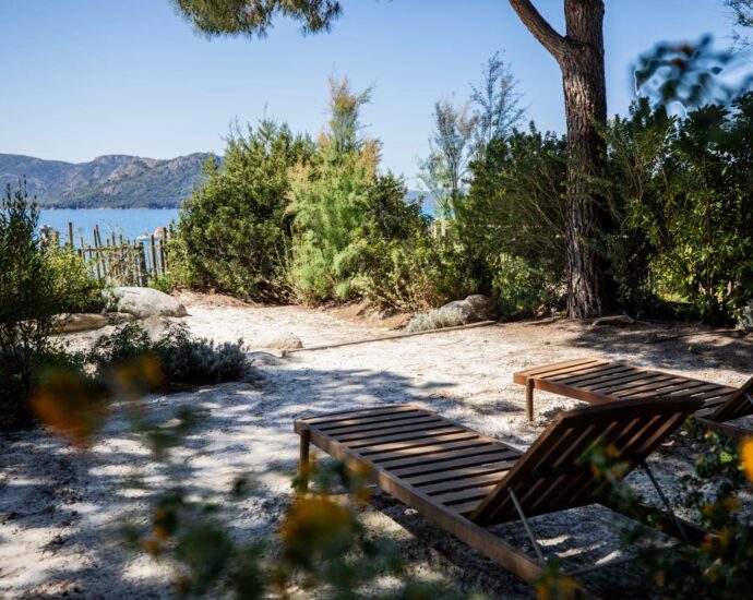 Cala Rossa Beachfront Villa – 7 Bedrooms, Direct Beach Access , Pool