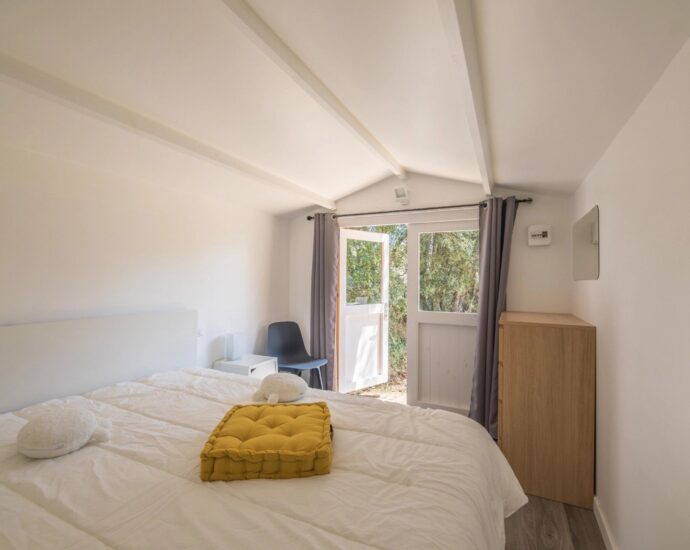 Porto Vecchio, villa 4 chambres, piscine, proche plage