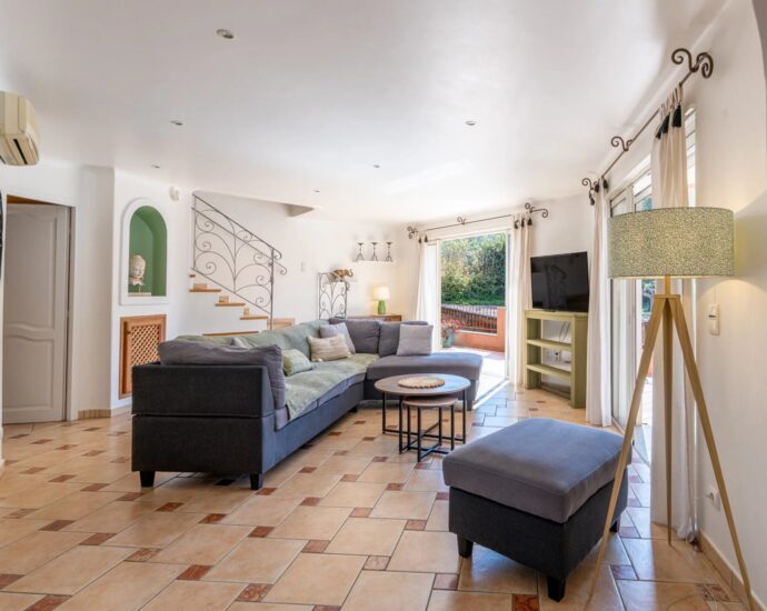 Exclusivité, Porto-Vecchio, propriété 7 chambres, piscine