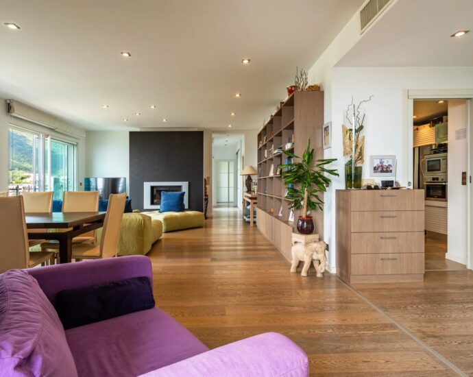 Ville di Pietrabugno – Penthouse with Sea View, 4 Bedrooms, Pool, Near Beaches