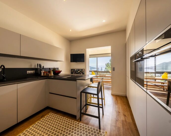Ajaccio, Exclusivité, Villa, 5 chambres, vue mer panoramique, piscine, plage à pieds