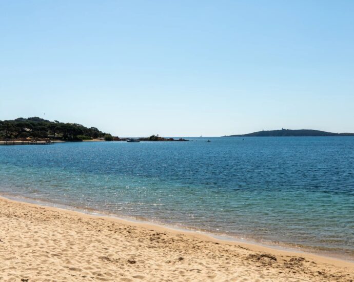 Cala Rossa Beachfront Villa – 7 Bedrooms, Direct Beach Access , Pool