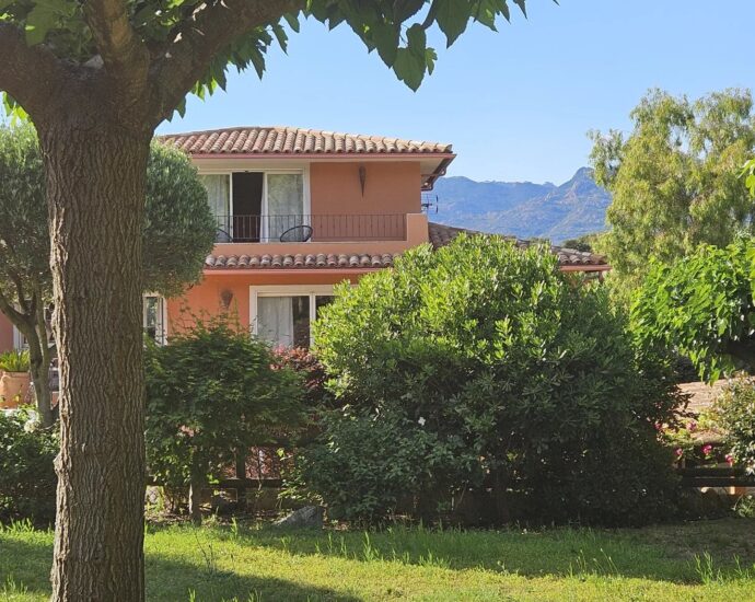 Exclusivité, Porto-Vecchio, propriété 7 chambres, piscine