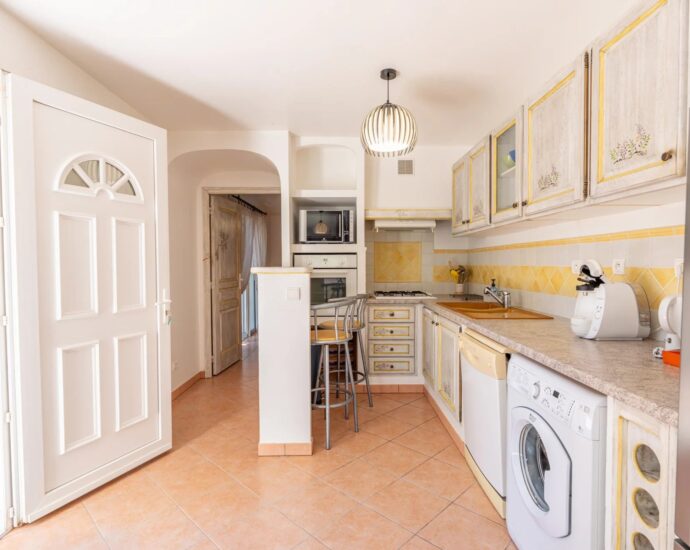 Exclusivité, Porto-Vecchio, propriété 7 chambres, piscine