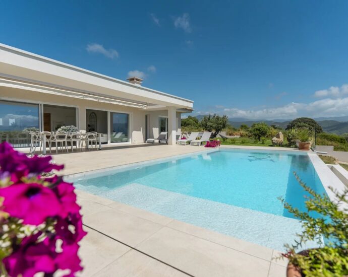 Exclusivité, Villa, Sagone, 4 chambres, vue mer panoramique, piscine, plages à pied
