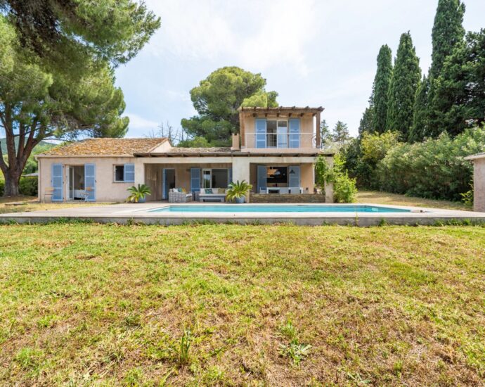 Saint-Florent, villa 3 chambres, piscine, plage à pieds