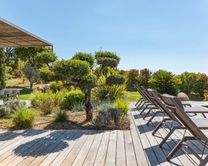 Pinarello, Villa de 6 chambres, piscine, plage à pied, vue montagne