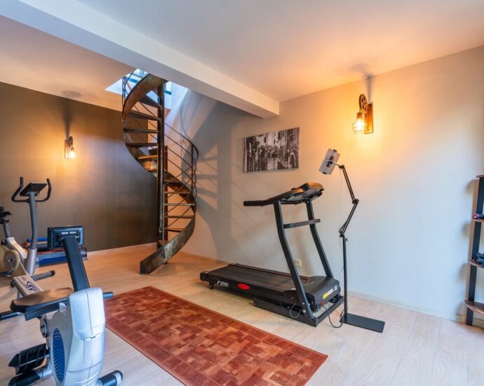Oletta, villa d’architecte, 5 chambres,  piscine, proche plage