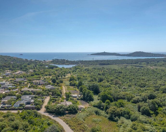 Pinarello, Villa contemporaine, 4 chambres, Piscine, plage à pied