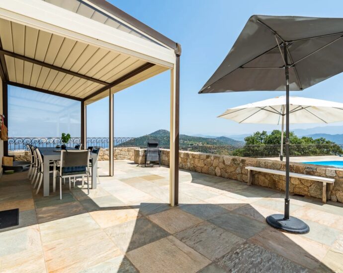Santa-Reparata-Di-Balagna, villa, terrain constructible, piscine, vue panoramique mer et montagnes